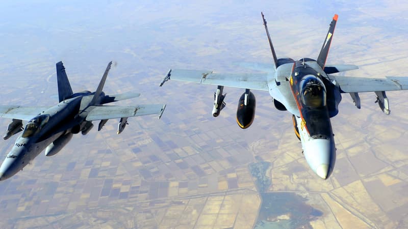 Deux F-18 Super-Hornet américains de la coalition, en mission dans le ciel irakien le 4 octobre 2014.