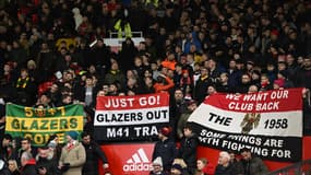 Les supporters de Manchester United face à Burnley en Coupe de la ligue anglaise, le 21 décembre 2022.