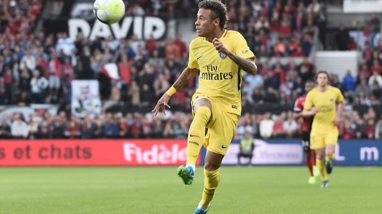 Neymar et le ballon