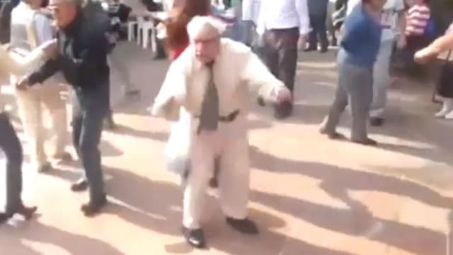 Le papy danseur a fait le tour du web.