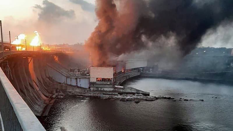 La centrale hydroélectrique du Dniepr, à Zaporijjia, touchée par une frappe russe le 22 mars 2024 (illustration)