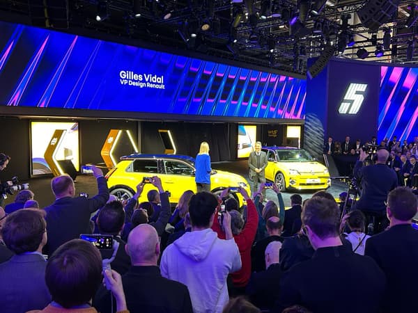 La nuova R5 è stata presentata al Salone di Ginevra.