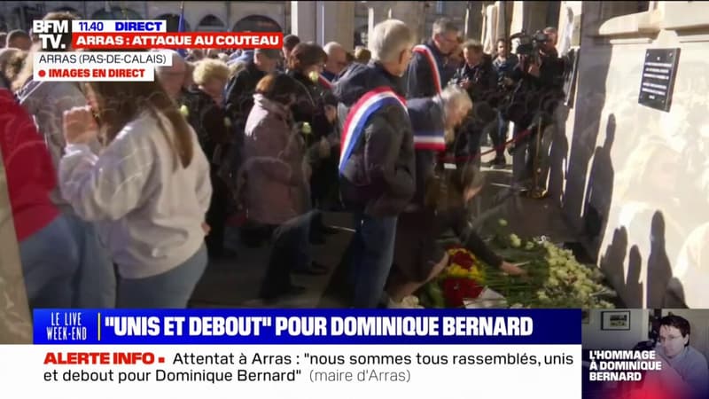 Rassemblement en hommage à Dominique Bernard: les habitants d'Arras déposent des fleurs en hommage au professeur
