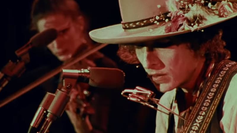 Bob Dylan sur scène lors de la Rolling Thunder Revue en 1975. 