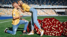 Oleksandr Zinchenko a demandé sa compagne en mariage à Kiev