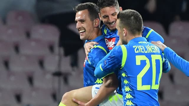 Naples est qualifié en quarts de finale malgré sa défaite contre le RB Salzburg (1-3).