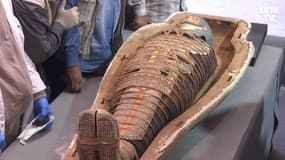 L'Égypte dévoile une centaine de sarcophages vieux de plus de 2000 ans