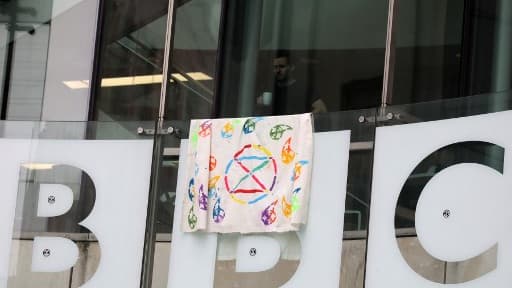 Des manifestants d'Extinction Rebellion