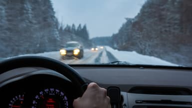 Bons réflexes sur une route enneigée, prise en charge lors d'un accident... Ce qu'il faut savoir.