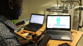 Handicap International appareille des patients en prothèses imprimées en 3D au Togo.