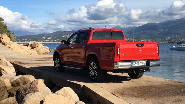 Mercedes est le premier constructeur premium à lancer son pick-up.
