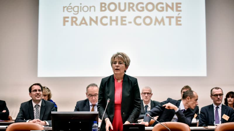 Marie-Guite Dufay, élue présidente du Conseil régional de Bourgogne-Franche-Comté, le 4 janvier 2016