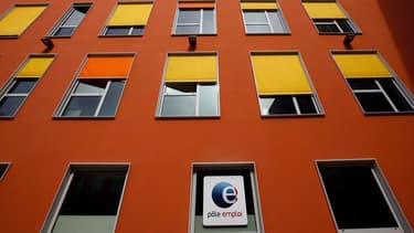 Pôle emploi lance le contrôle accru des démarches des chômeurs pour retrouver un emploi ce lundi dans trois régions, avant d'étendre le dispositif à tout le territoire en novembre.