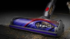 La star des aspirateurs Dyson est en promotion avec un accessoire bien utile