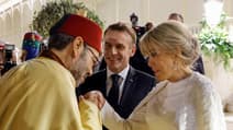 Le roi du Maroc Mohammed VI, Emmanuel Macron et Brigitte Macron