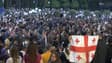 Plusieurs dizaines de milliers de personnes ont défilé dans la rue en Géorgie.