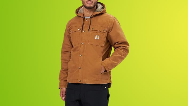 Cette veste Carhartt voit son prix chuter chez ce marchand bien connu