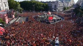 La place de Cybèle noire de monde à Madrid pour le retour de la Roja après l'Euro, le 15 juillet 2024