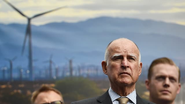 Jerry Brown, le gouverneur de Californie, s'est félicité d'une décision de "justice économique".
