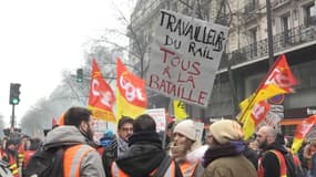 SNCF: pourquoi les cheminots font-ils grève?