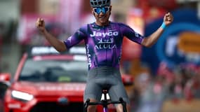 L'Australien Lucas Plapp signe un sacré numéro sur la 8e étape du Giro, samedi 17 mai, et s'offre son premier succès en World Tour après 45km en soliste