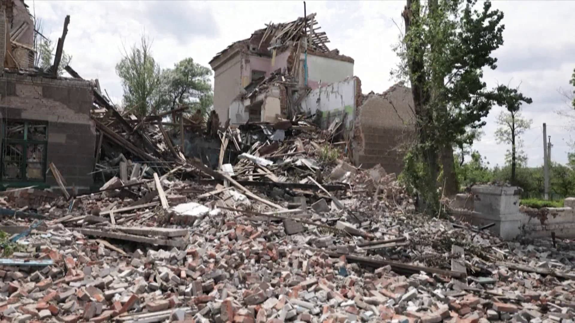 Live – Ukraine: Six killed in Russian bombing in Severodonetsk tonight