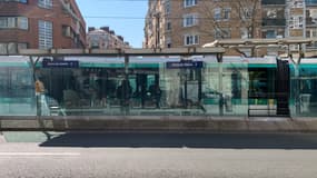 Le tramway T3a à Porte de Vanves le 23 mars 2022.