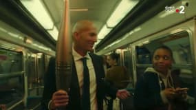Zinédine Zidane dans le métro lors de la cérémonie d'ouverture des JO de Paris 2024.