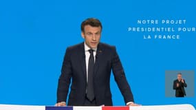Emmanuel Macron lors de la présentation de son programme, le 17 mars 2022. 