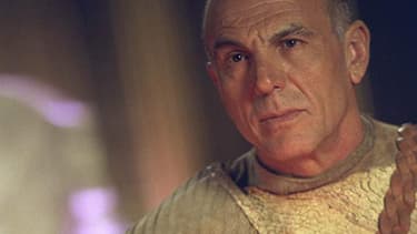 Carmen Argenziano dans "Stargate".