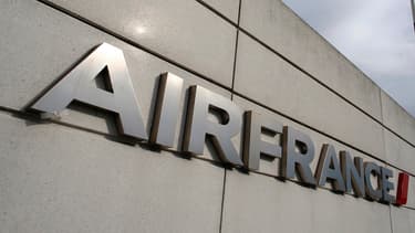 Selon Les Echos, "le plan de reconstruction d'Air France (...) devrait compter de 8.000 à 10.000 suppressions d'emplois, soit 15% à 20% des effectifs de groupe".