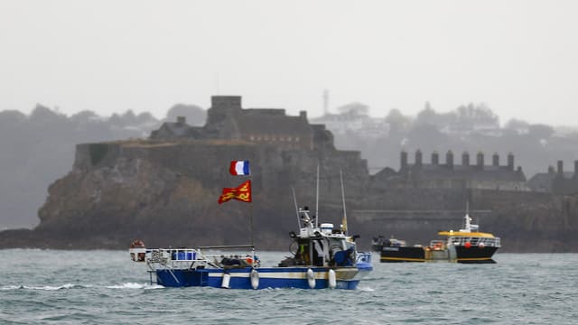 Le Royaume-Uni a publié une liste de 41 navires français, sur 344 demandes, autorisés à pêcher dans les eaux de Jersey, en imposant de nouvelles exigences