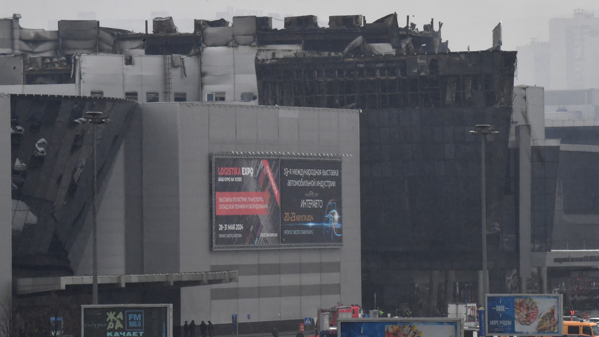 Les images du Crocus City Hall à Moscou, le 23 mars 2024, au lendemain de l'attaque et l'incendie qui ont fait plus de 100 morts.