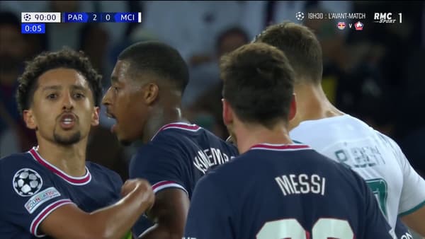 Marquinhos semble s'adresser à Lionel Messi