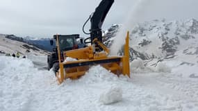 Le déneigement du col du Galibier le 29 mai 2024.