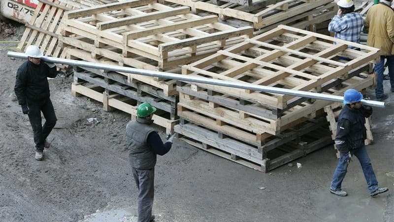 « Lorsqu'un auto-entrepreneur dans le bâtiment s'installe, au bout de deux ans, si son entreprise est viable, il rejoint le droit commun », a déclaré le Premier ministre.