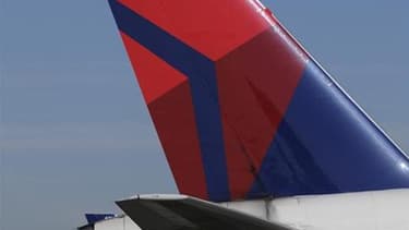 Des aiguilles à coudre ont été découvertes dans des sandwiches servis à bord de quatre avions partis d'Amsterdam à destination des Etats-Unis. Le FBI et la police néerlandaise ont ouvert une enquête. /Photo d'archives/REUTERS/Tami Chappell