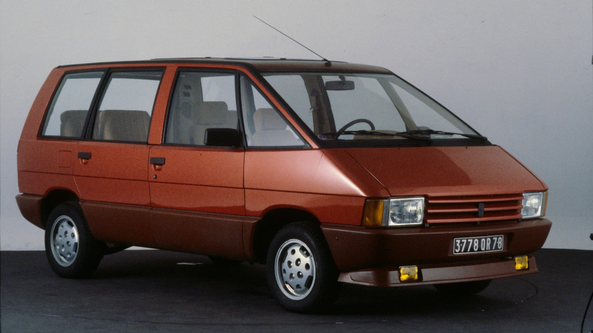La première génération de Renault Espace dévoilée en 1983.