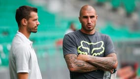 Ruffier échange avec Schneiderlin