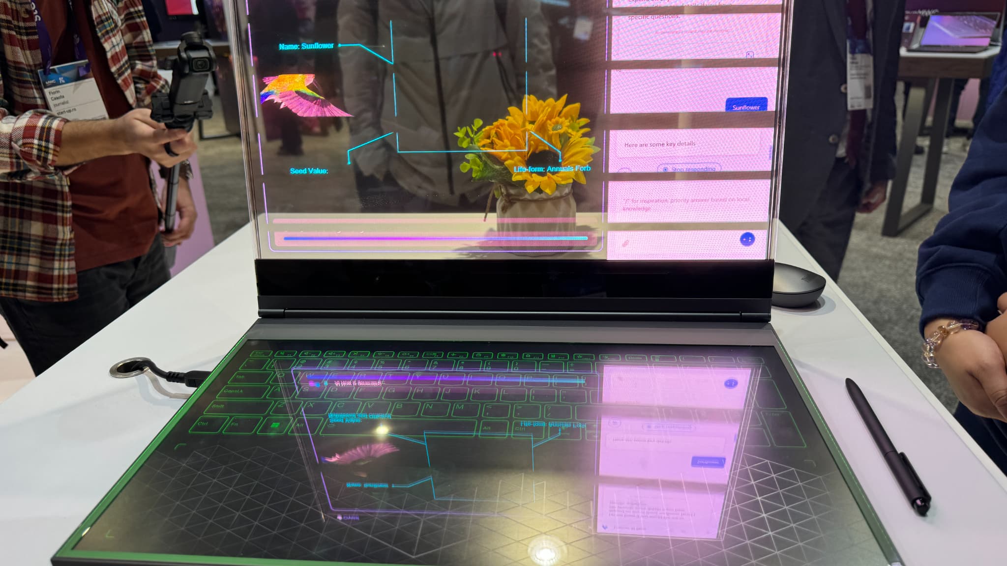 Le prototype de PC à écran transparent de Lenovo