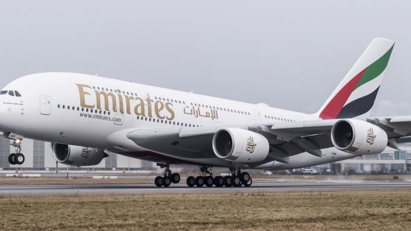 A Moscou, un camion s'encastre sous un A380 d'Emirates