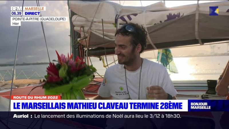 Le skipper marseillais Mathieu Claveau franchit la ligne d'arrivée de la Route du Rhum