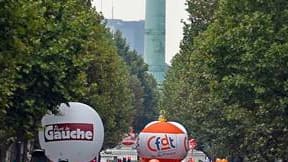 Vue du défilé parisien avec au fond l'ange de la place de la Bastille. Bardés d'autocollants et de couleurs, des dizaines de milliers de manifestants ont scandé jeudi à Paris leurs slogans avec un seul mot d'ordre dans le cortège: le retrait du projet de