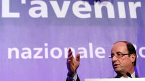 Le candidat socialiste à l'élection présidentielle de 2012, François Hollande, était vendredi à Rome, où il a rencontré des responsables du Parti démocrate italien et expliqué son intention de "rediscuter" l'accord de sauvetage de la zone euro. /Photo pri