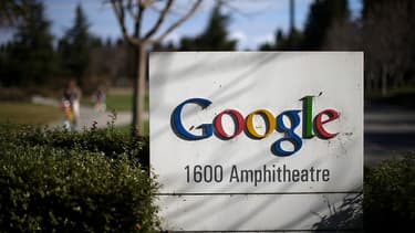 Attaqué par Bruxelles pour abus de position dominante, Google veut enterrer la hache de guerre avec les éditeurs de presse en Europe.
