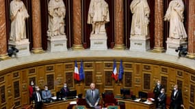 Le président du Sénat français Gérard Larcher (c) le 1er octobre 2020 lors d'une séance au palais du Luxembourg, à Paris (photo d'illustration)