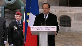 Un hommage national, présidé par François Hollande, est rendu à Stéphane Hessel, ce jeudi, aux Invalides.