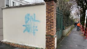 Des tags antisémites retrouvés sur un mur de Melun, le 3 décembre 2023 