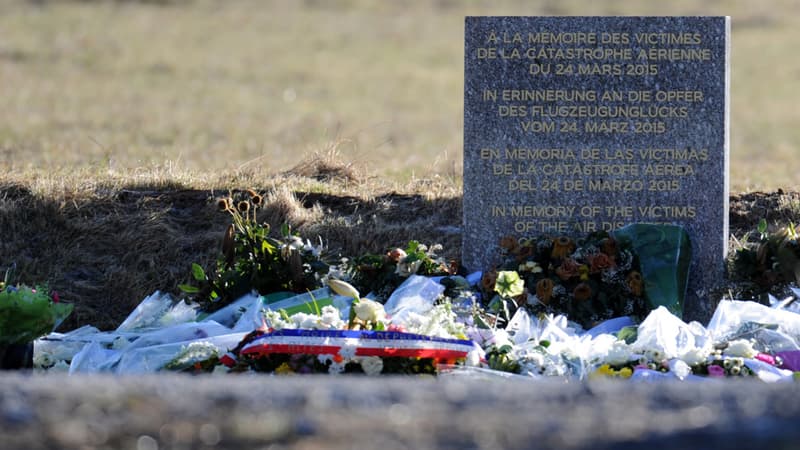 La stèle installée à la Seyne-sur-Mer en hommage aux 150 victimes du crash de l'Airbus A320 de la compagnie Germanwings.