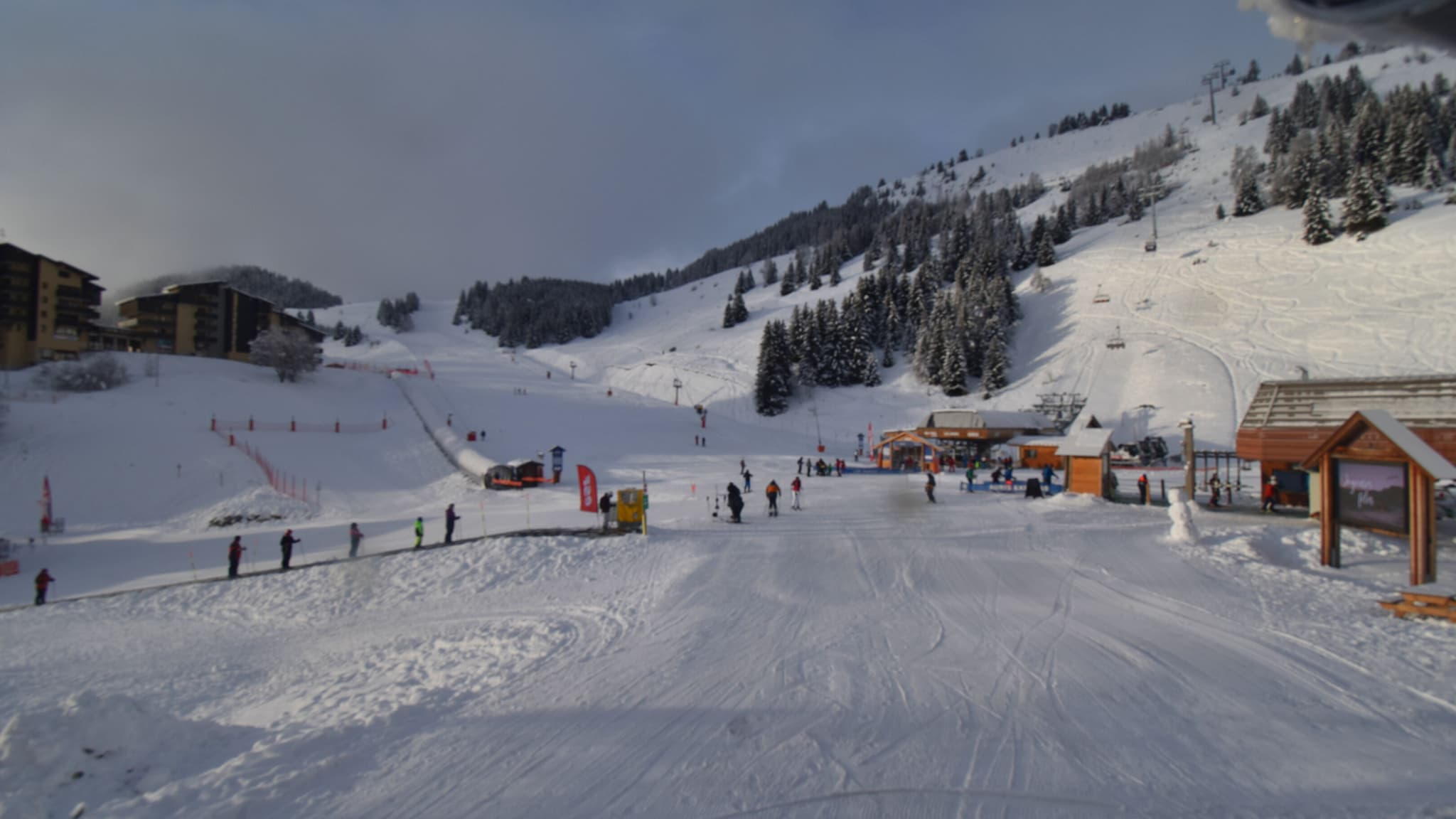 Webcam d'Auris en Oisons, où la neige est tombée à 100 mètres d'altitude, le 8 janvier 2023. Webcam d'Auris en Oisons, où la neige est tombée à 100 mètres d'altitude, le 8 janvier 2023.
